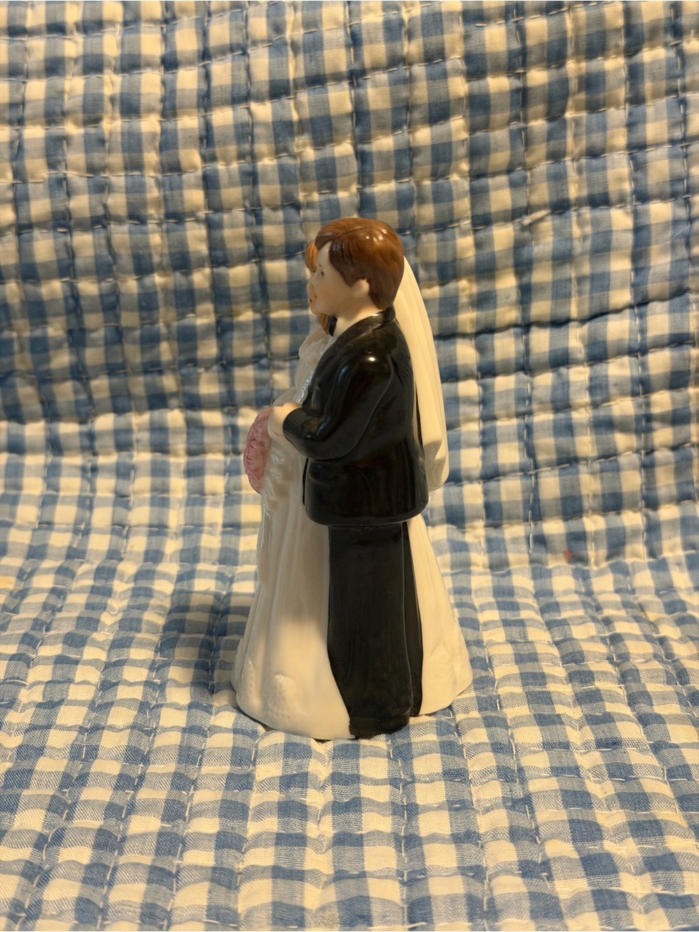 L.B. MFG Bride & Groom Wedding Cake Topper Figurine Ceramic 1990 MPN 1A - Picture 2 of 7
